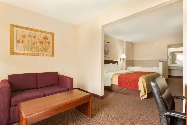BAYMONT SUITES SPRINGFIELD (Springfield)